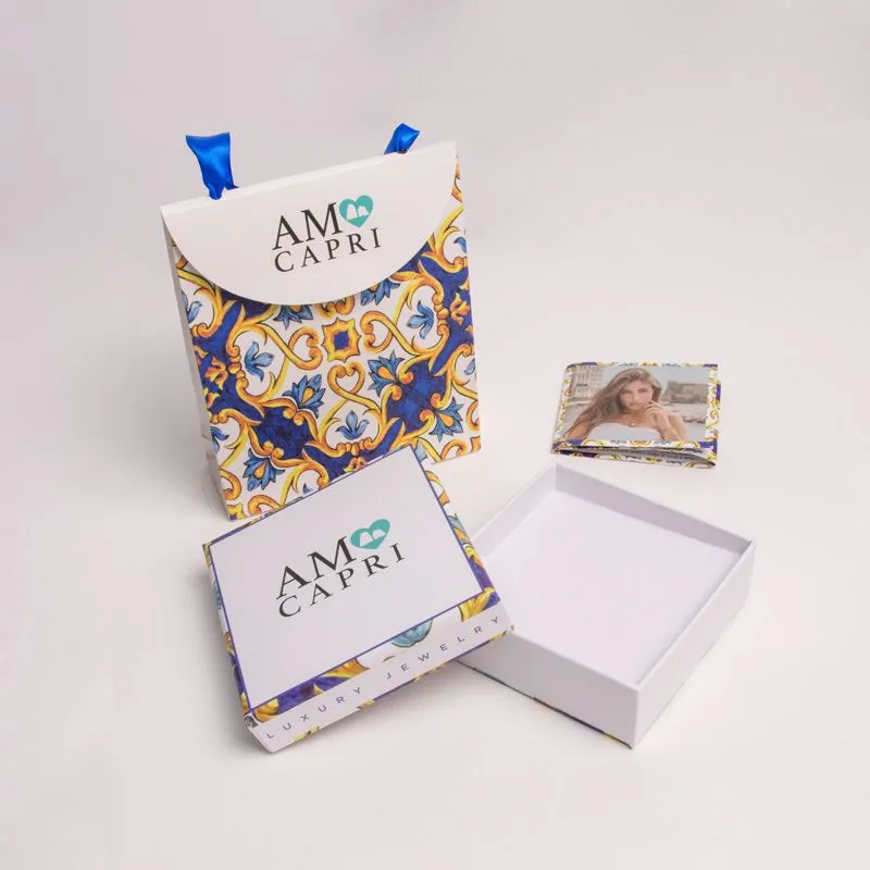naszyjnik z amuletem z kolekcji AMO CAPRI