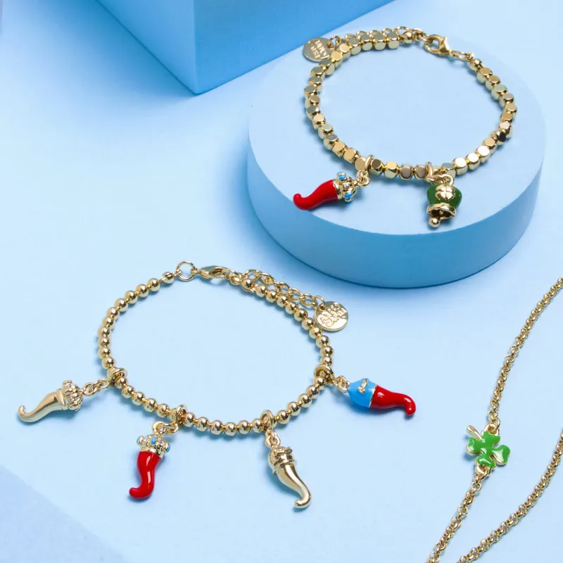 naszyjnik z amuletem z kolekcji AMO CAPRI