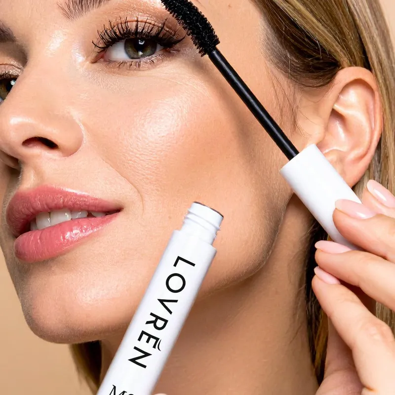 Lovrén nawilżający i wzmacniający tusz do rzęs z pantenolem i woskiem ryżowym efekt wydłużenia i podkręcenia Mascara M2 Long Expirience, 10 ml