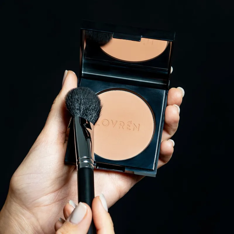 Lovrén nawilżajacy i hipoalergiczny bronzer w kamieniu T1 Natural Bronze, 11,2 g