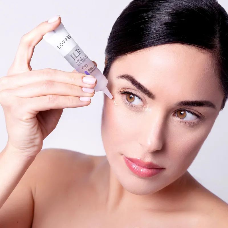 Lovrén  aktywne serum z Biomolekularnym-3cząsteczkowym kwasem hialuronowym JLR3, 15 ml